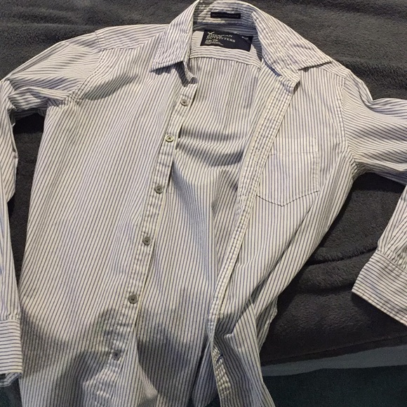 Long sleeve button down shirt - Picture 2 of 2